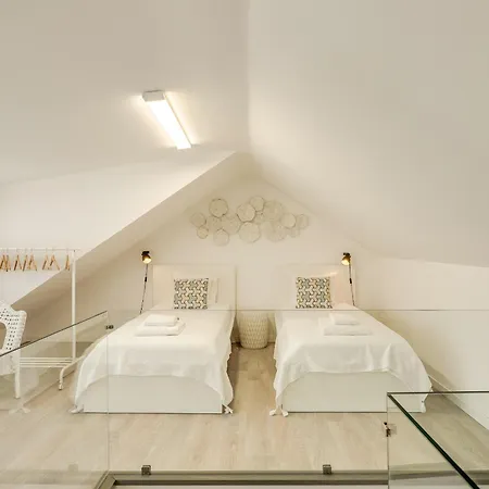 Blissful Restelo Villa *